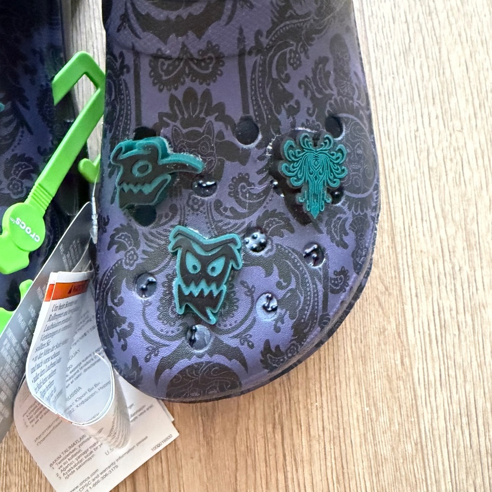 Disney Parks The Haunted Mansion Wallpaper Crocs Adult Clogs Size W7 M5 - Picture 3 of 5